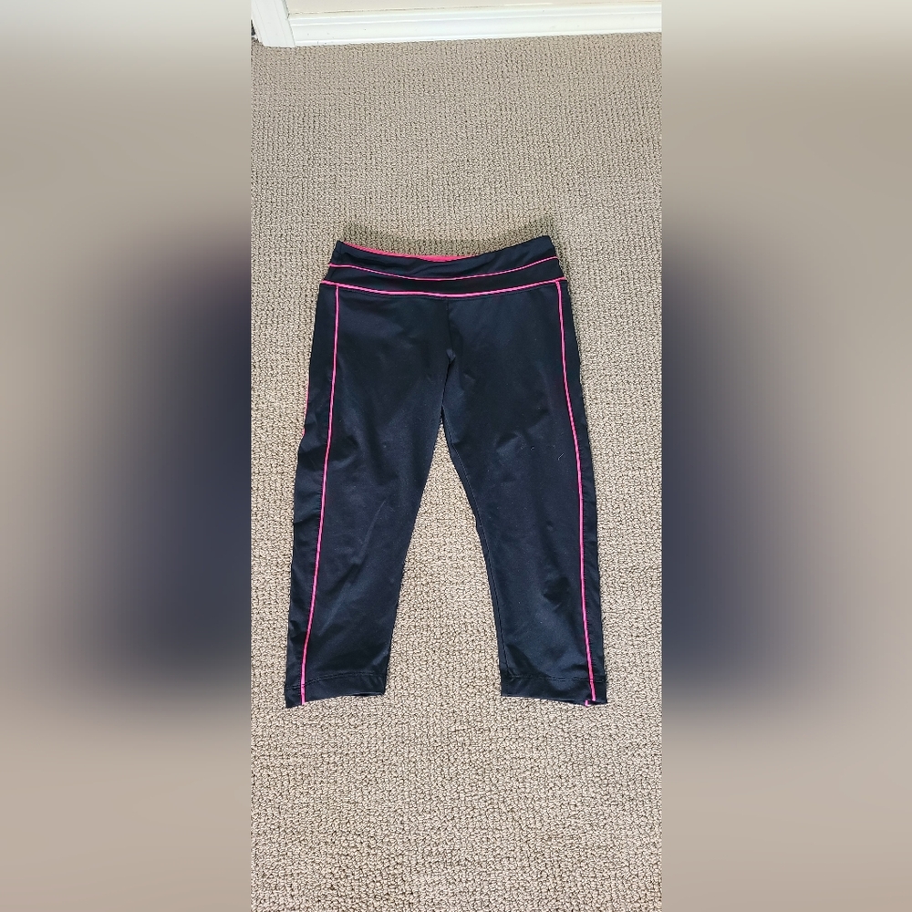 Leggings in Black with Pink Trim